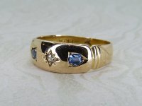 Antique Guest and Philips - Sapphire Set, Yellow Gold - Three Stone Ring R5473