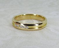 Antique Guest and Philips - Diamond Set, Yellow Gold - Five Stone Ring R5372