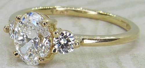 Antique Guest and Philips - Diamond Set, Yellow Gold - Three Stone Ring R5479