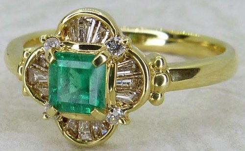 Antique Guest and Philips - Emerald Set, Yellow Gold - Cluster Ring R5533