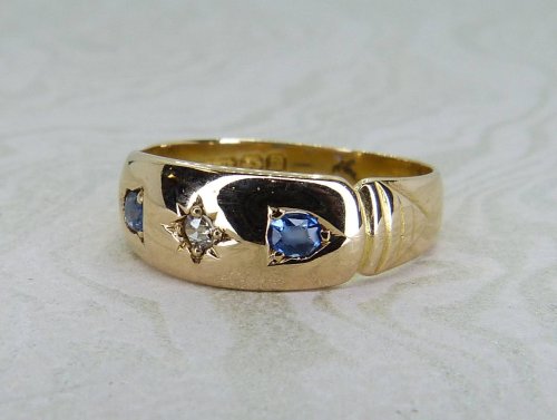 Antique Guest and Philips - Sapphire Set, Yellow Gold - Three Stone Ring R5473