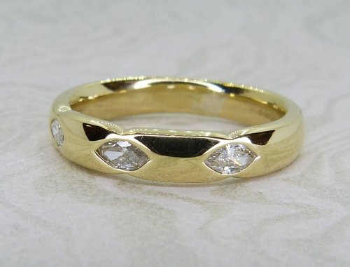 Antique Guest and Philips - Diamond Set, Yellow Gold - Three Stone Ring R5470